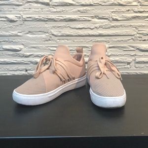 Steve Madden Sneakers